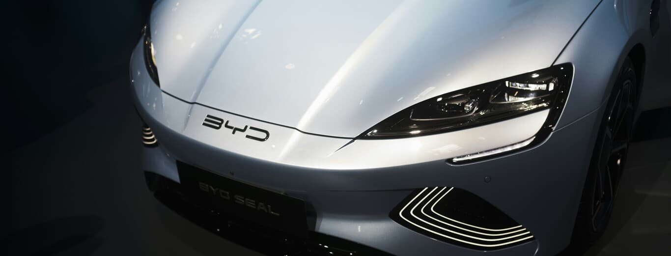 China desafía al imperio occidental con récord automotriz