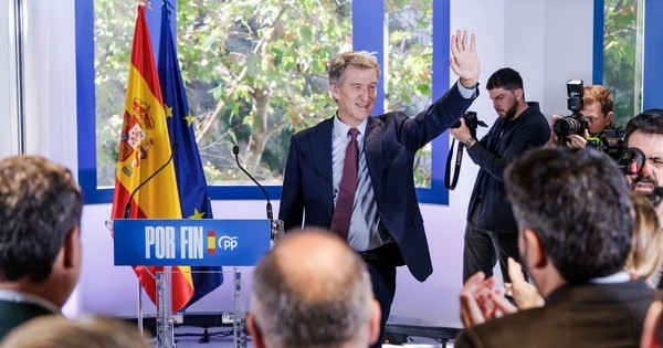Feijóo llama a la cautela y pide a Sánchez que aclare la trama contra la jueza: