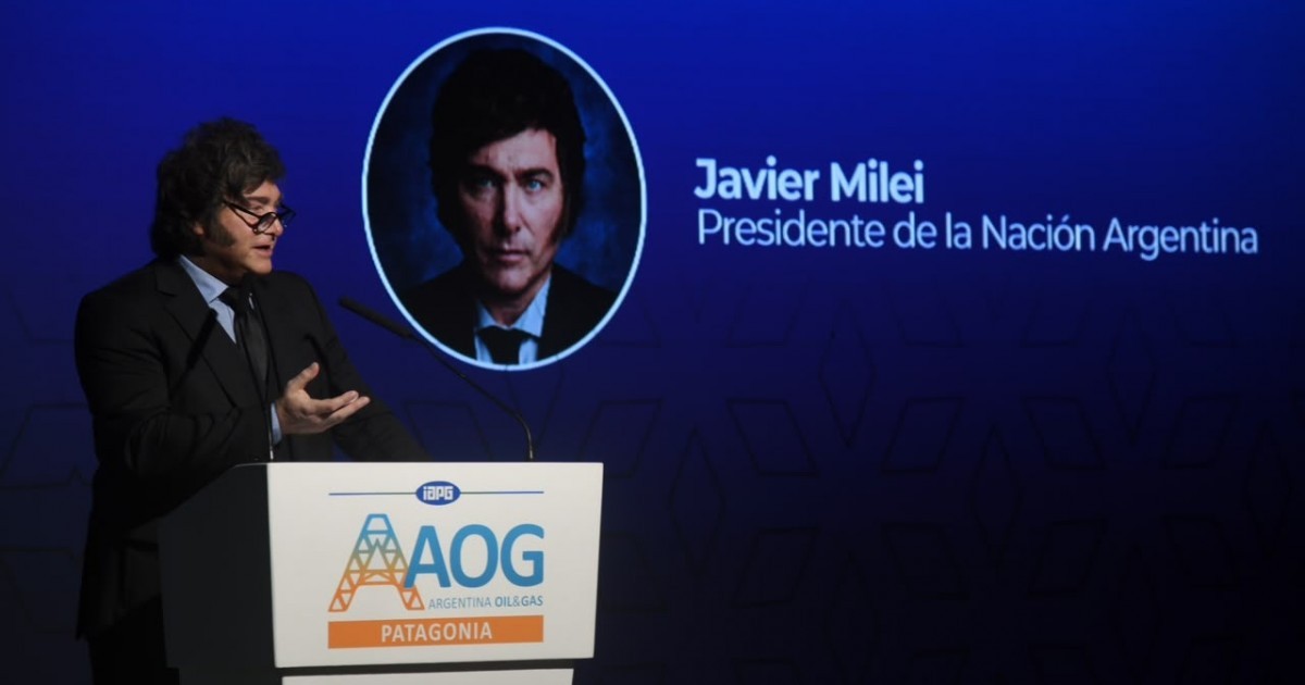 Milei niega la devaluación mientras crece la presión de empresarios y acreedores